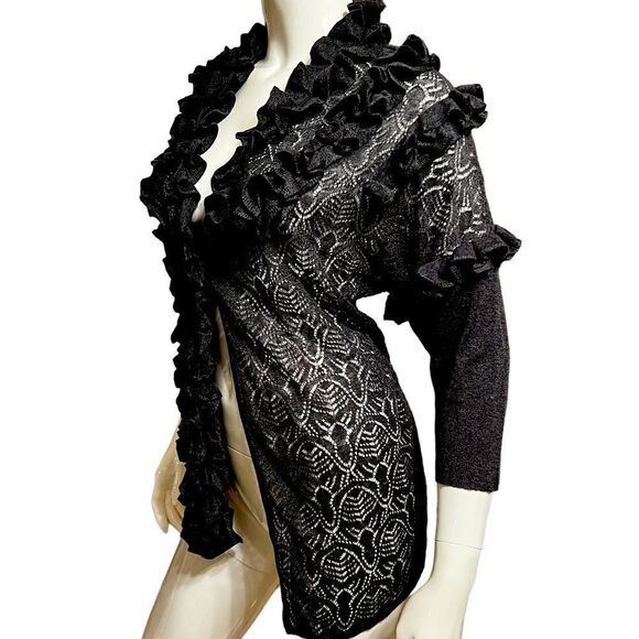 Moth Anthropologie Top Blk Asymmetric Lace Ruffled Cold Shoulder Sleeve Size M/L - Picture 1 of 13